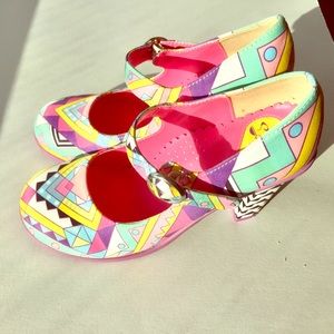 Hot Chocolate Design “Geometric” Sandals. Size 4